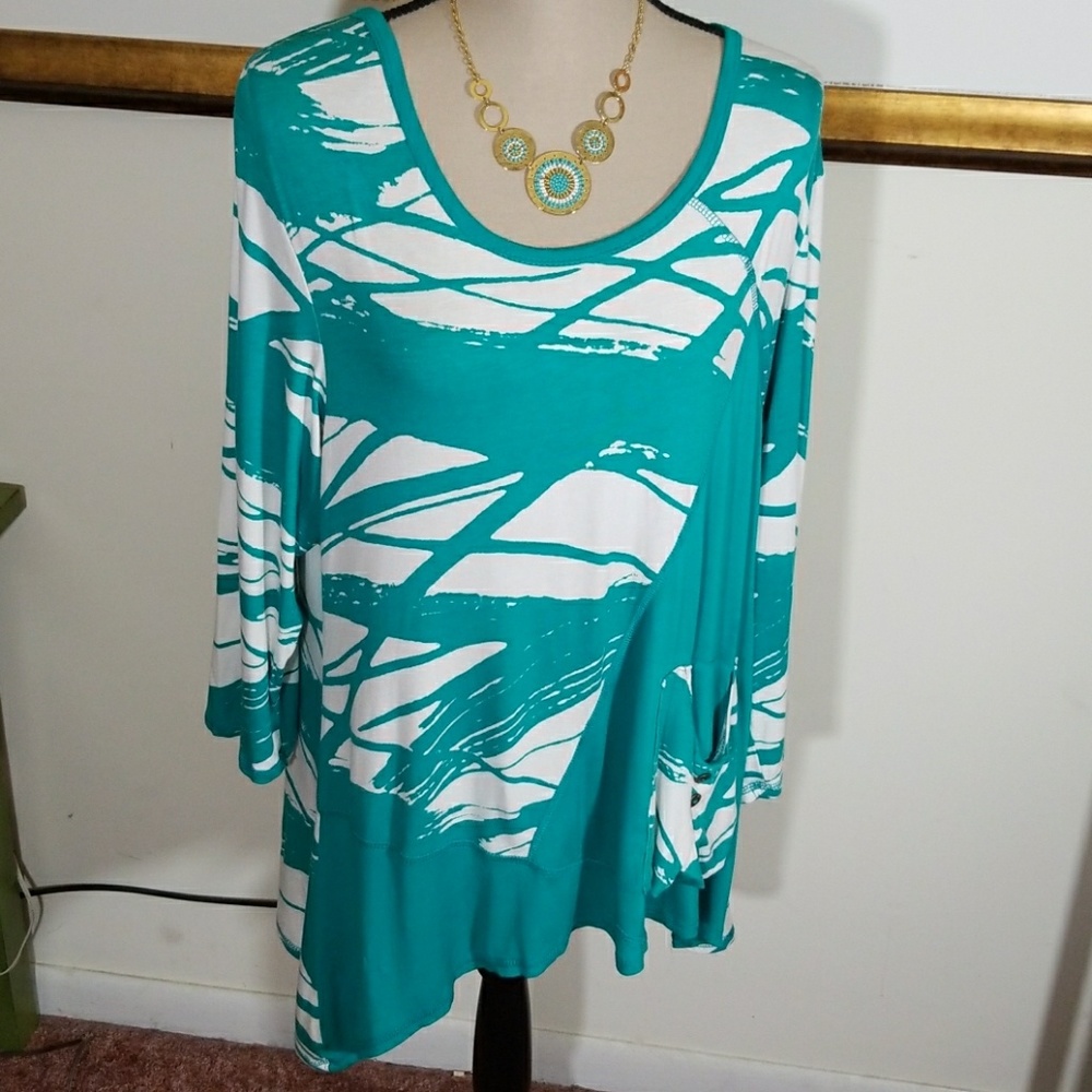 Mirror Image Pattern scoop neck top. Size L
